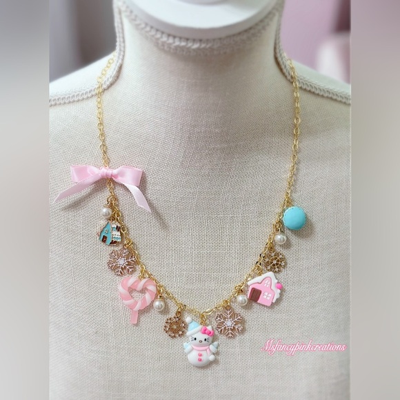 22k Gold Plated Winter Hello Kitty Charm Necklace - Picture 1 of 2